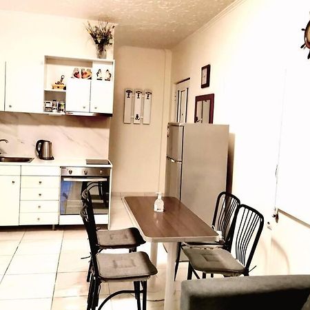 Apartment With 3 Rooms Just 1 Min From The Beach And Free Public Parking Περαία Εξωτερικό φωτογραφία