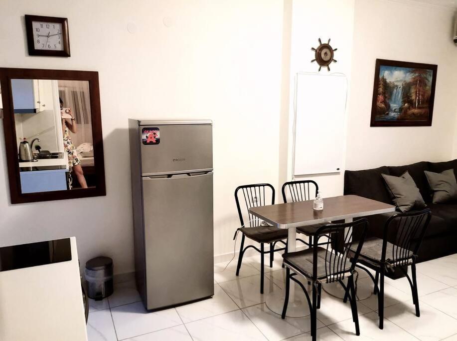 Apartment With 3 Rooms Just 1 Min From The Beach And Free Public Parking Περαία Εξωτερικό φωτογραφία
