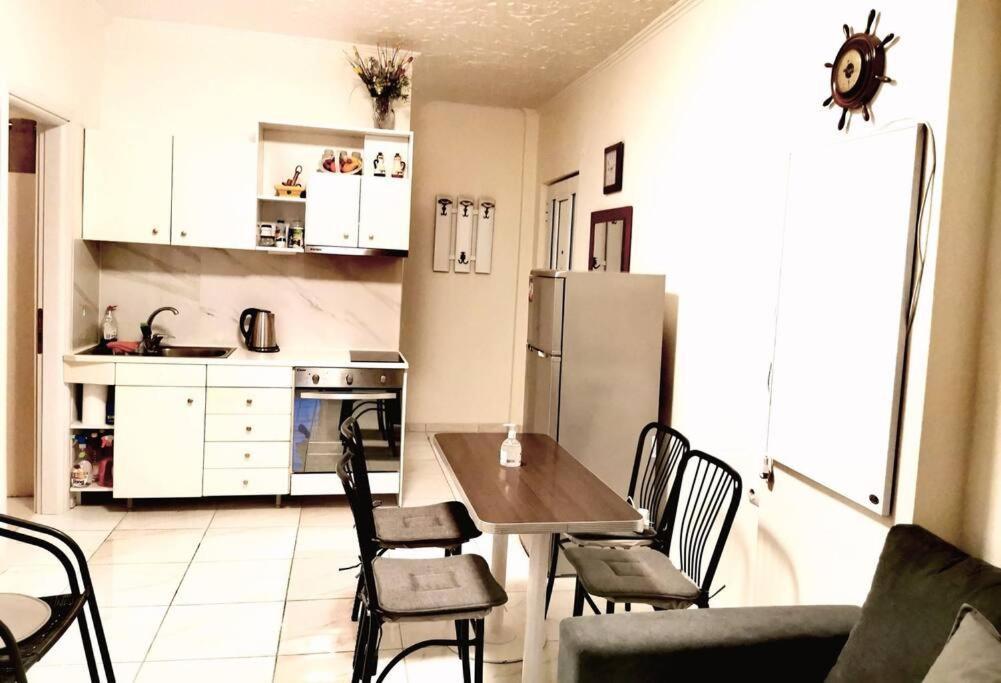 Apartment With 3 Rooms Just 1 Min From The Beach And Free Public Parking Περαία Εξωτερικό φωτογραφία
